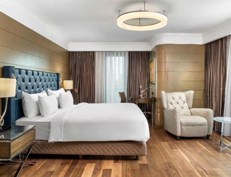 JUNIOR SUITE CITY VIEW Room