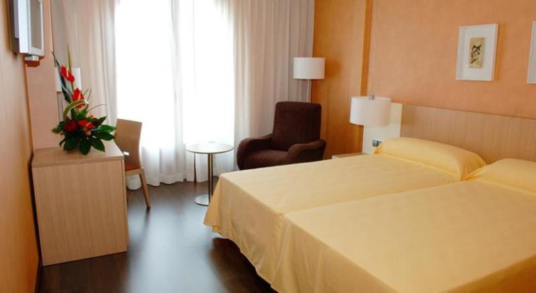 DOUBLE SINGLE USE STANDARD Room