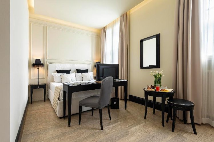 DOUBLE SUPERIOR Room