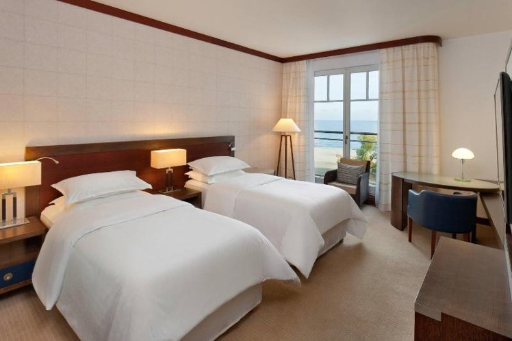 TWIN DELUXE TWO BEDS Room