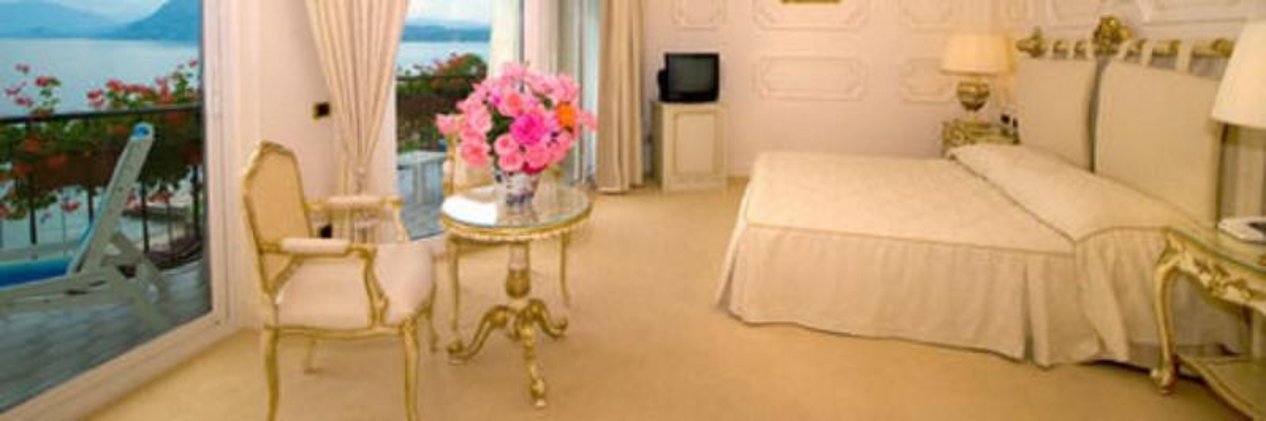 JUNIOR SUITE LAKE VIEW Room