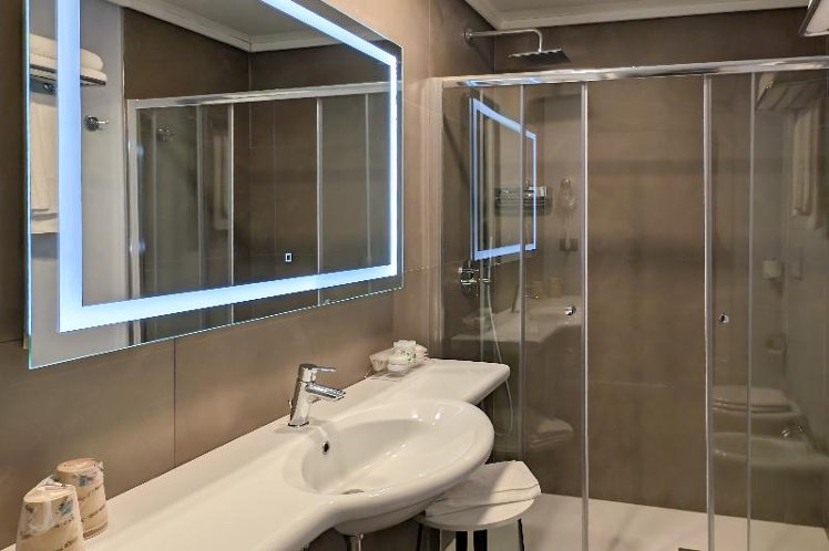 QUADRUPLE STANDARD Room