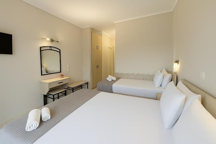 TRIPLE CLASSIC Room