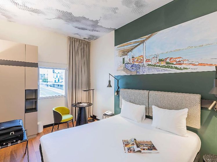 DOUBLE WITH DOUBLE BED Room