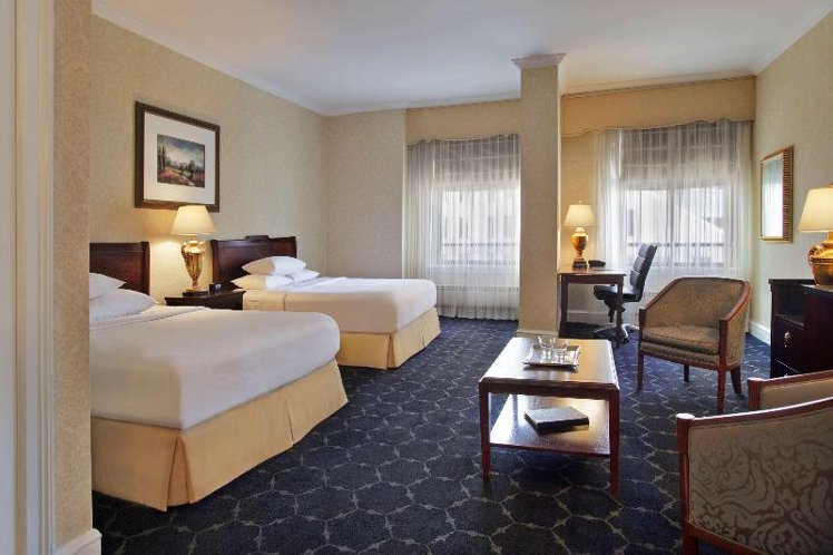 FAMILY ROOM DELUXE TWO QUEEN BEDS Room