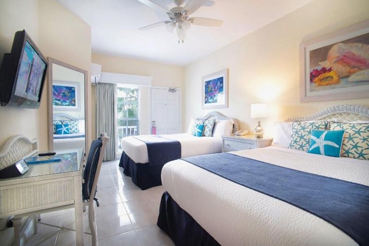 QUADRUPLE TWO QUEEN BEDS Room
