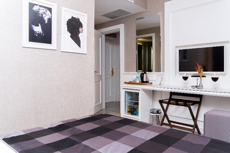 FAMILY ROOM TWO BEDROOMS Room