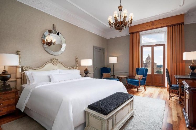 DOUBLE PREMIUM KING BED Room