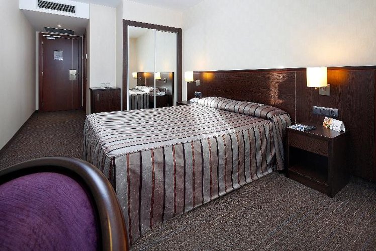 DOUBLE STANDARD Room