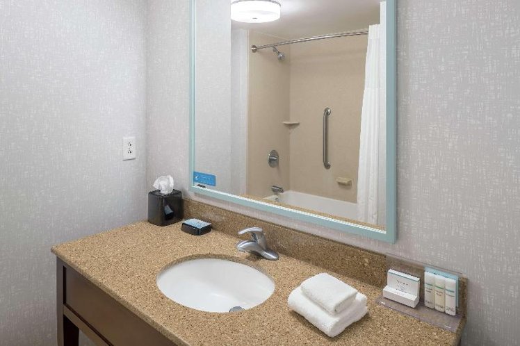 DOUBLE TWO QUEEN BEDS Room