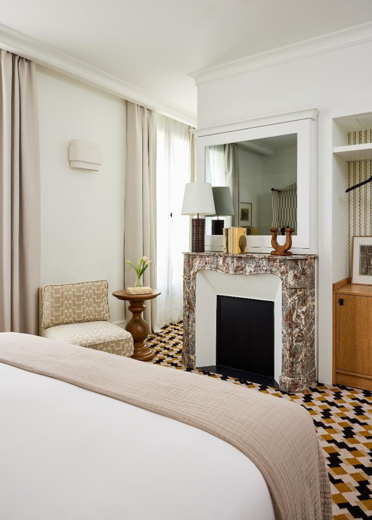 Double or Twin DELUXE Room