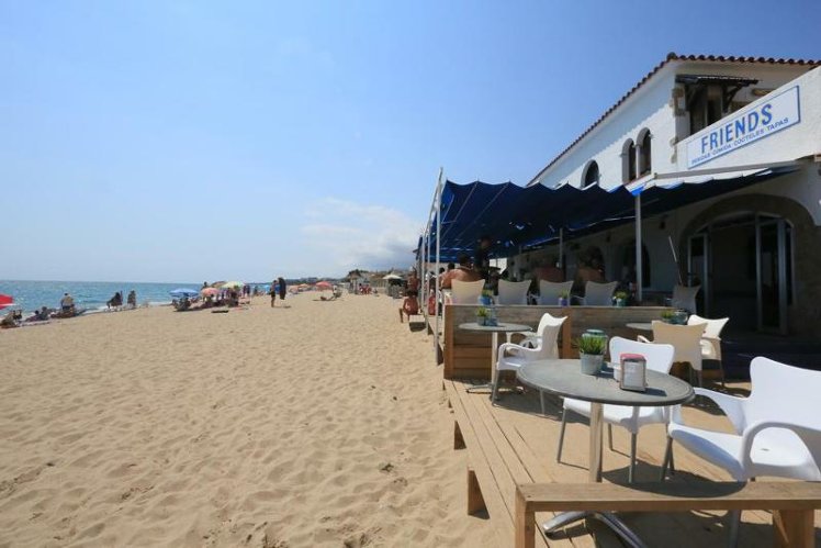 La Riviera