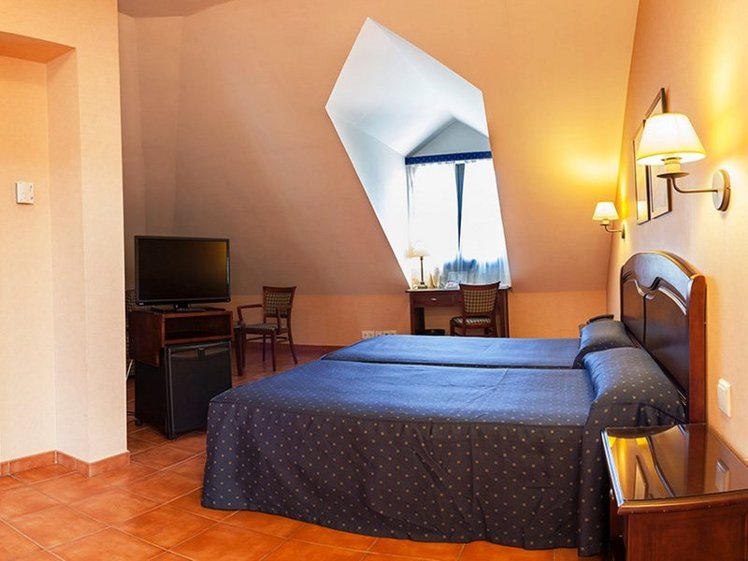 DOUBLE STANDARD Room