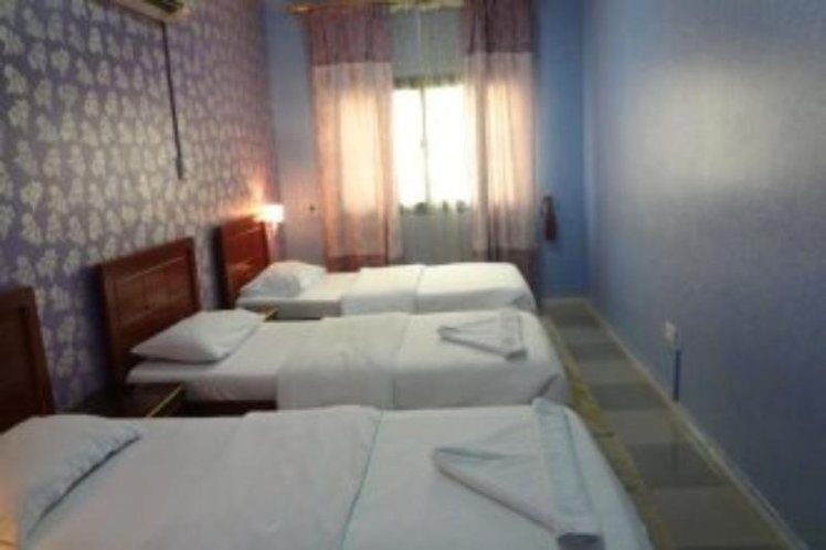 TRIPLE STANDARD Room