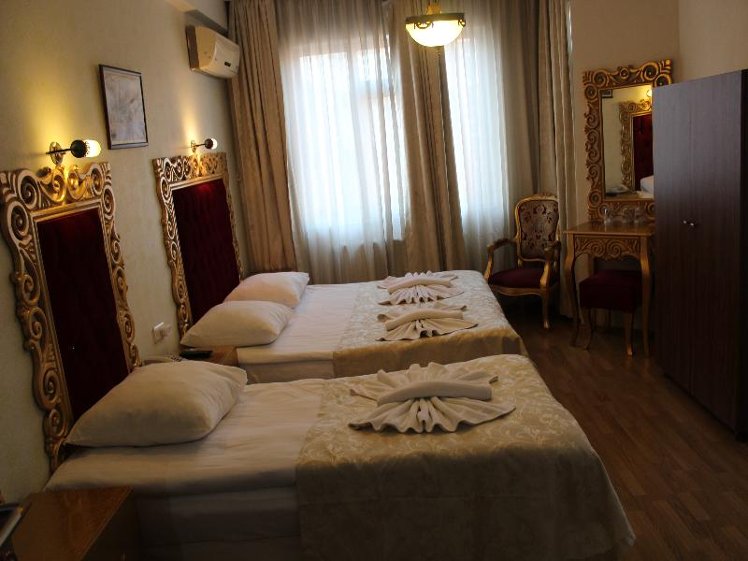 TRIPLE STANDARD Room