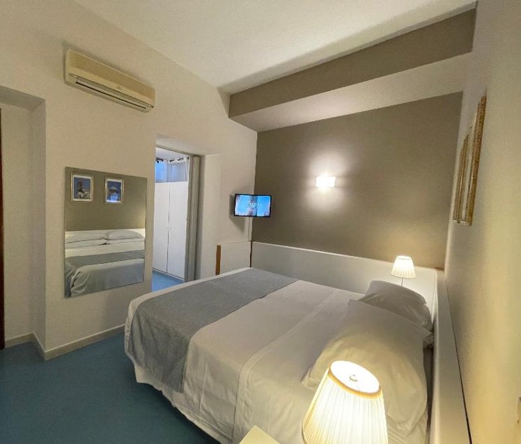 DOUBLE STANDARD Room