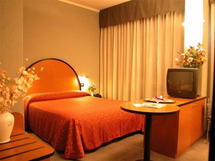TRIPLE WITH DOUBLE BED Room