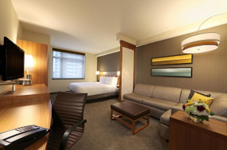 SUITE KING SIZE BED Room