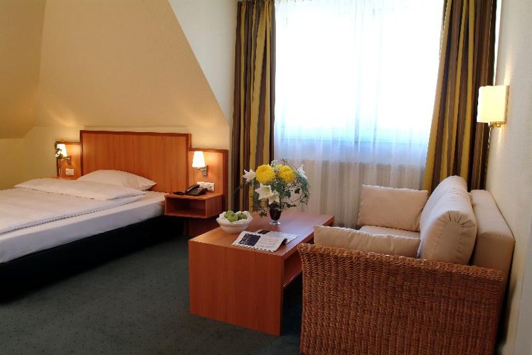 SINGLE STANDARD Room