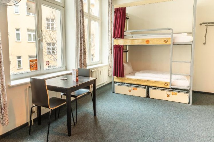 Room CAPACITY 6 Room