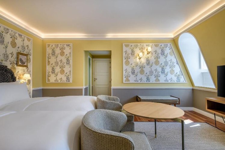 TWIN DELUXE TWO BEDS Room