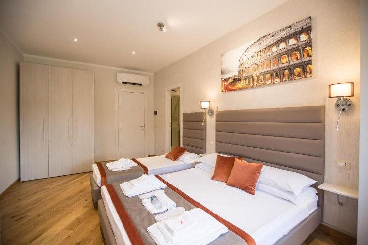 TRIPLE COMFORT Room