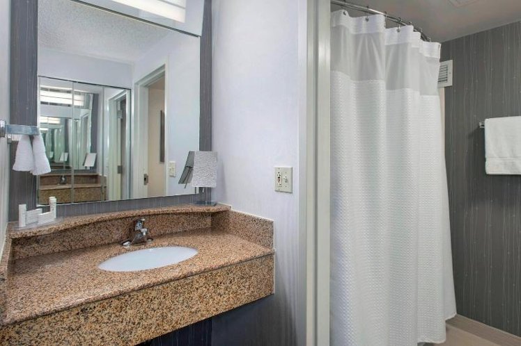 DOUBLE TWO QUEEN BEDS Room