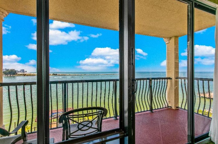 SUITE WITH VIEWS Room