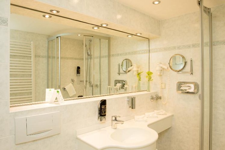 TRIPLE STANDARD Room