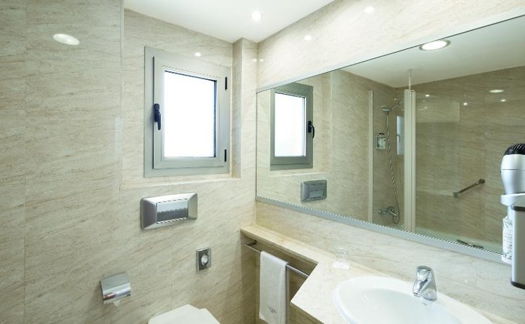SINGLE STANDARD Room