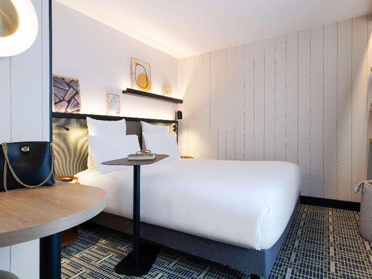 DOUBLE WITH DOUBLE BED Room