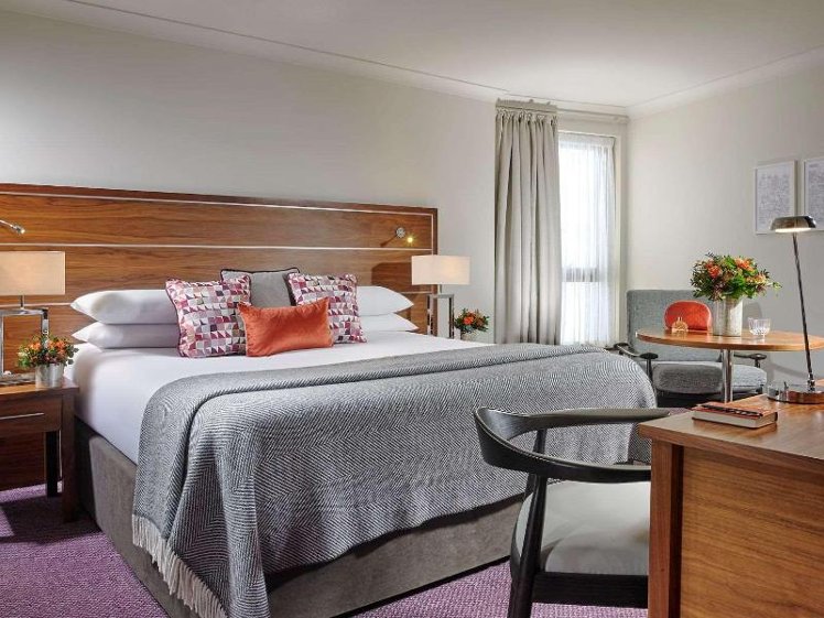 JUNIOR SUITE STANDARD Room