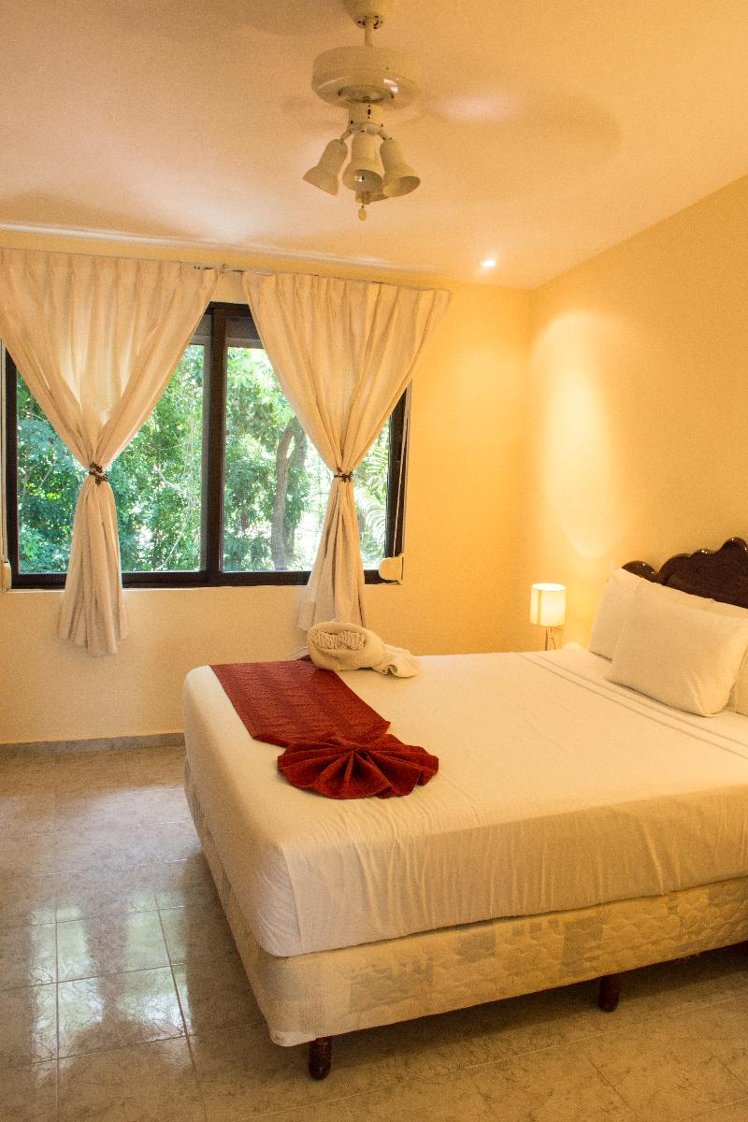 DOUBLE QUEEN SIZE BED Room