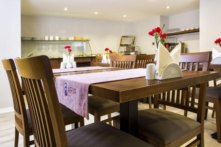 Perla Arya Hotel