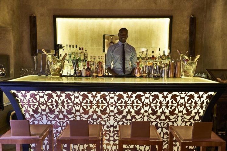 Bar