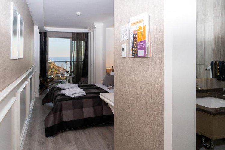 SINGLE SEA VIEW Room