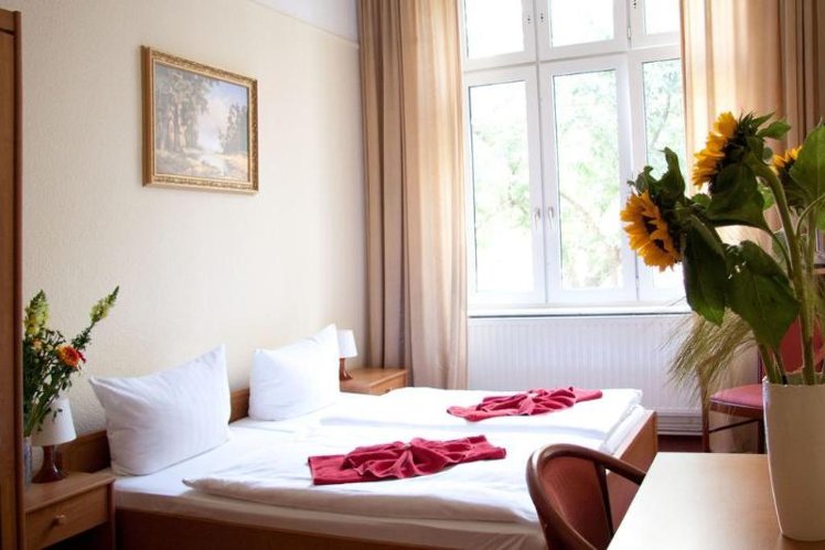 SINGLE STANDARD Room