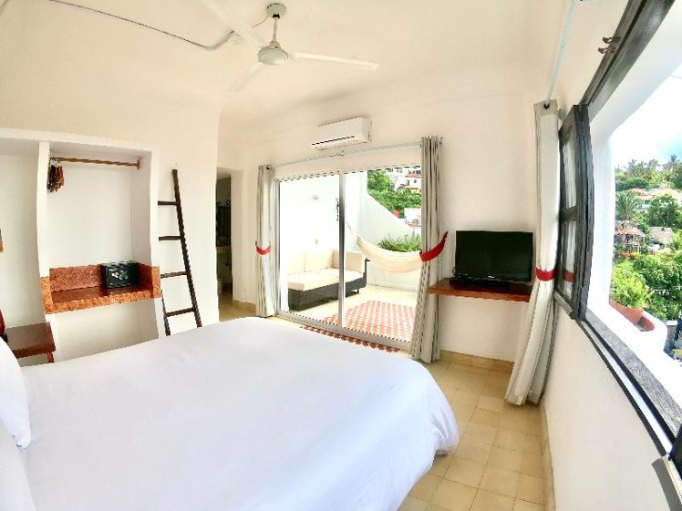 DOUBLE DELUXE SEA VIEW WITH BALCONY Room