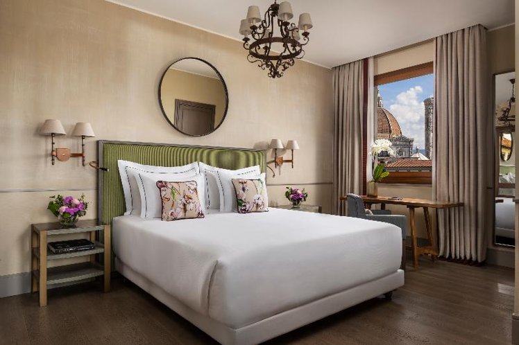 JUNIOR SUITE STANDARD Room
