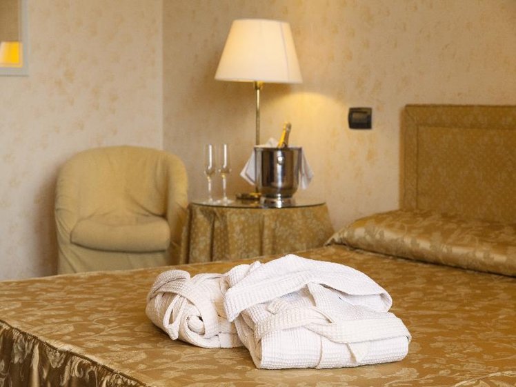 DOUBLE SUPERIOR Room