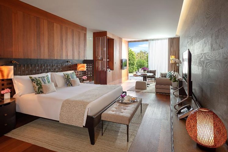 DOUBLE KING SIZE BED Room