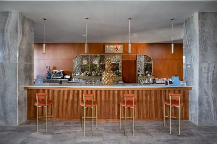 Bar