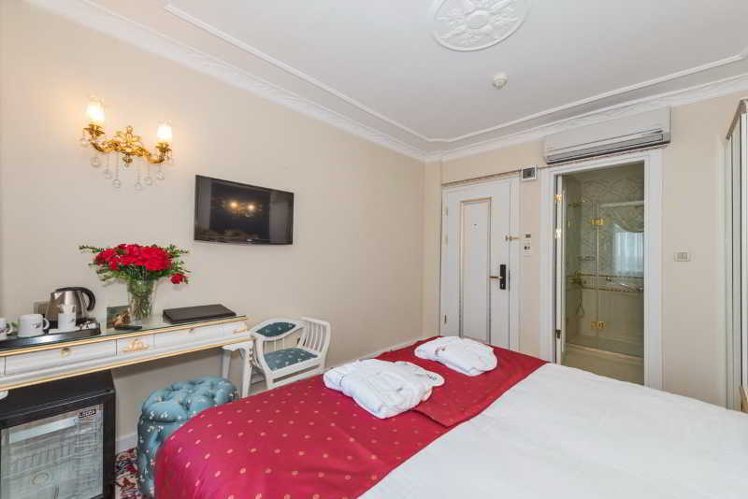 DOUBLE SUPERIOR Room