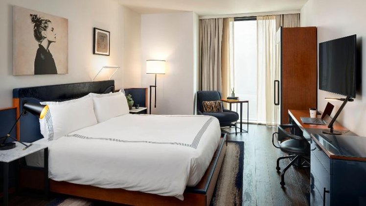 DOUBLE CITY VIEW KING BED Room