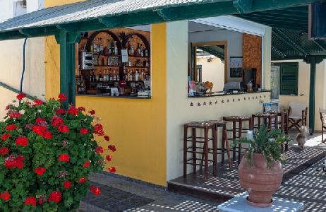 Pool Bar