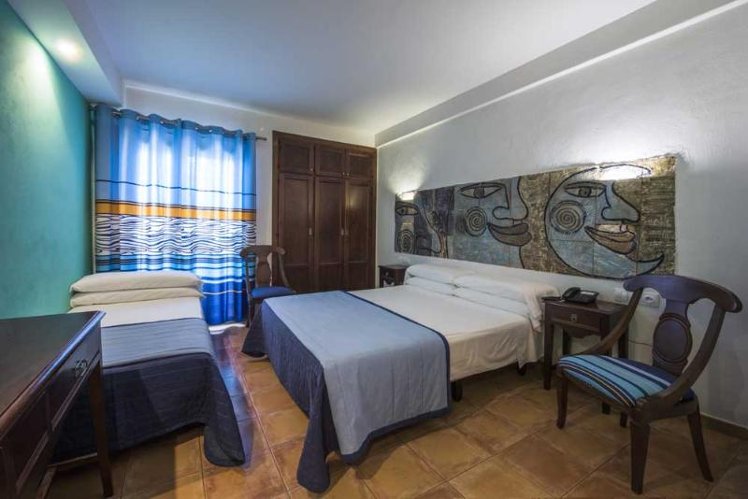 TRIPLE STANDARD Room