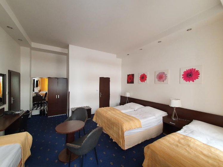 QUADRUPLE STANDARD Room