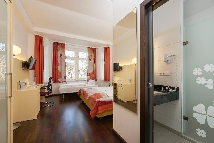 TWIN STANDARD Room