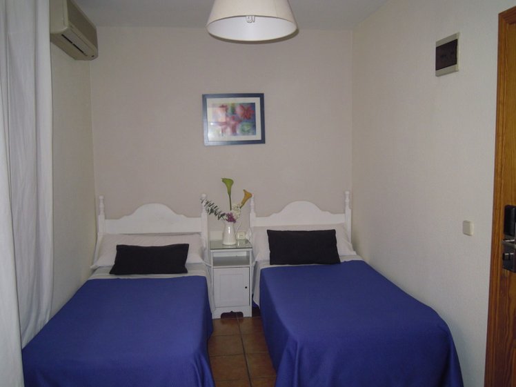 TWIN STANDARD Room