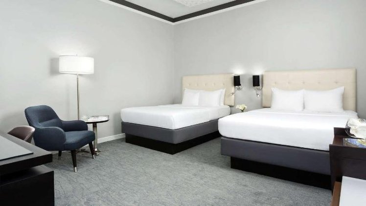 DOUBLE PREMIUM QUEEN BED Room